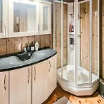 2 Bedroom Lovely In