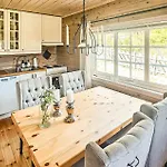 2 Bedroom Lovely In 度假居 内斯比恩