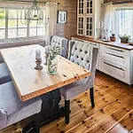 2 Bedroom Lovely In * 内斯比恩