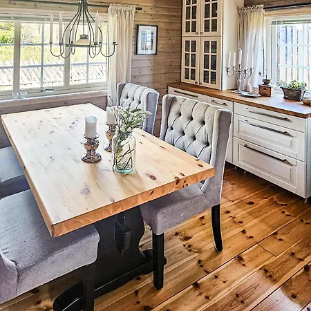 2 Bedroom Lovely In * נסביין